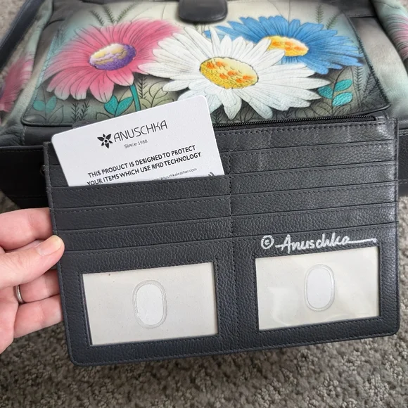 Anuschka 4 piece set floral hand painted bags - Picture 8 of 14